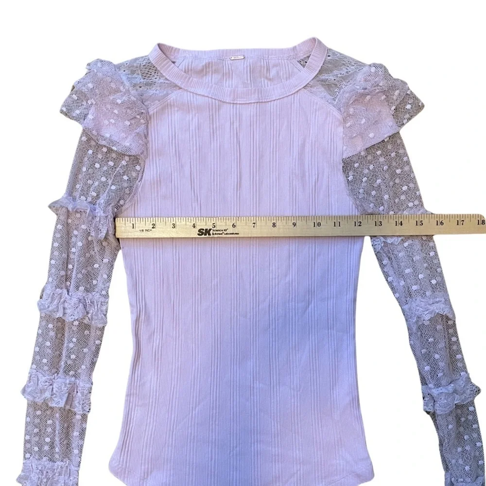 Free People Kiss Kiss lace ruffle size small/ XS lavender ribbed blouse